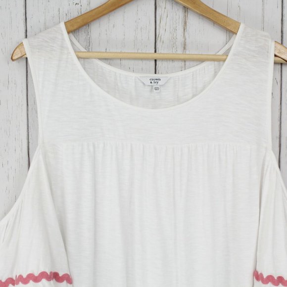 Crown & Ivy White Cold Shoulder Top - Picture 3 of 12